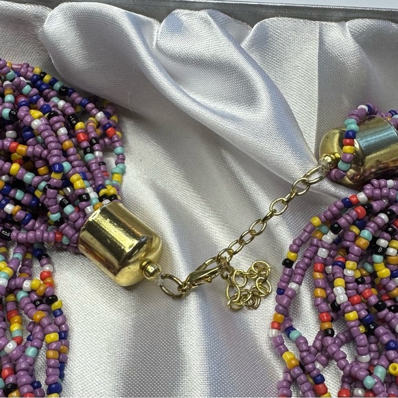 Beautiful beaded necklace with multiple strands - Picture 2 of 3
